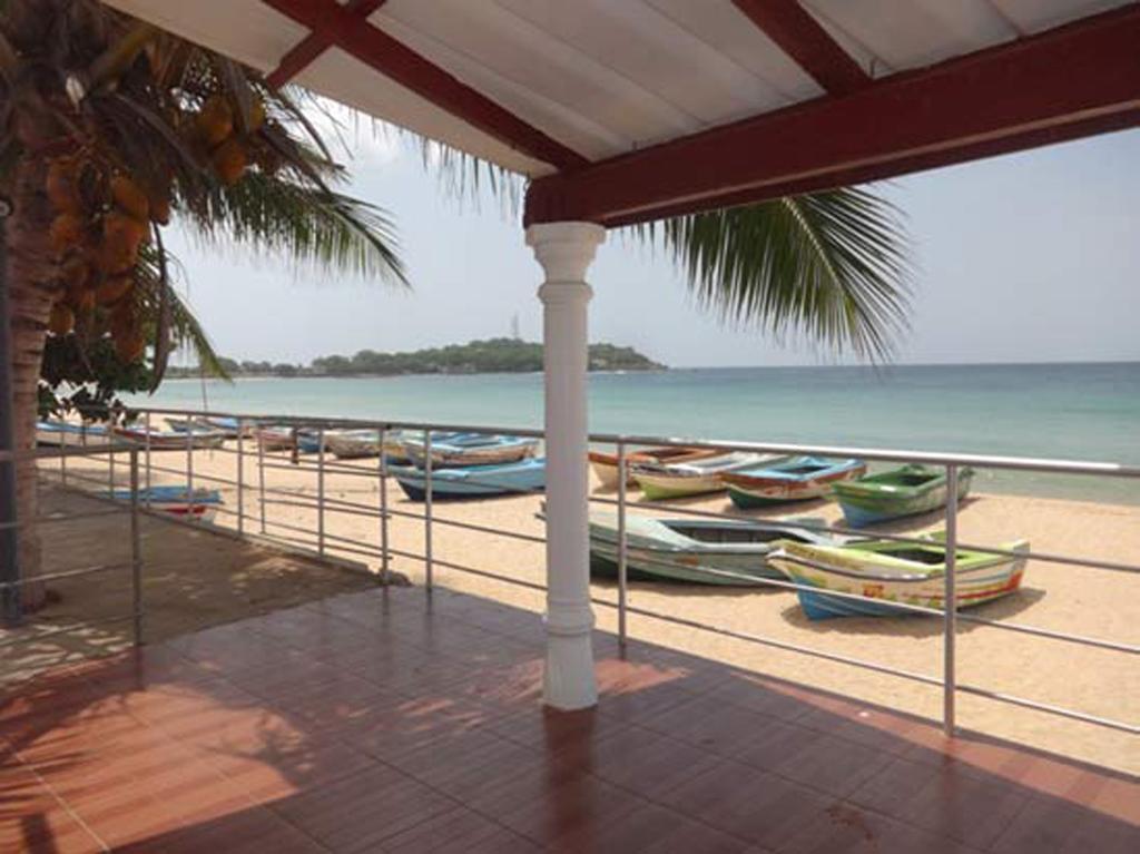 טרינקומאלה Dutch Bay Beach Cottages מראה חיצוני תמונה