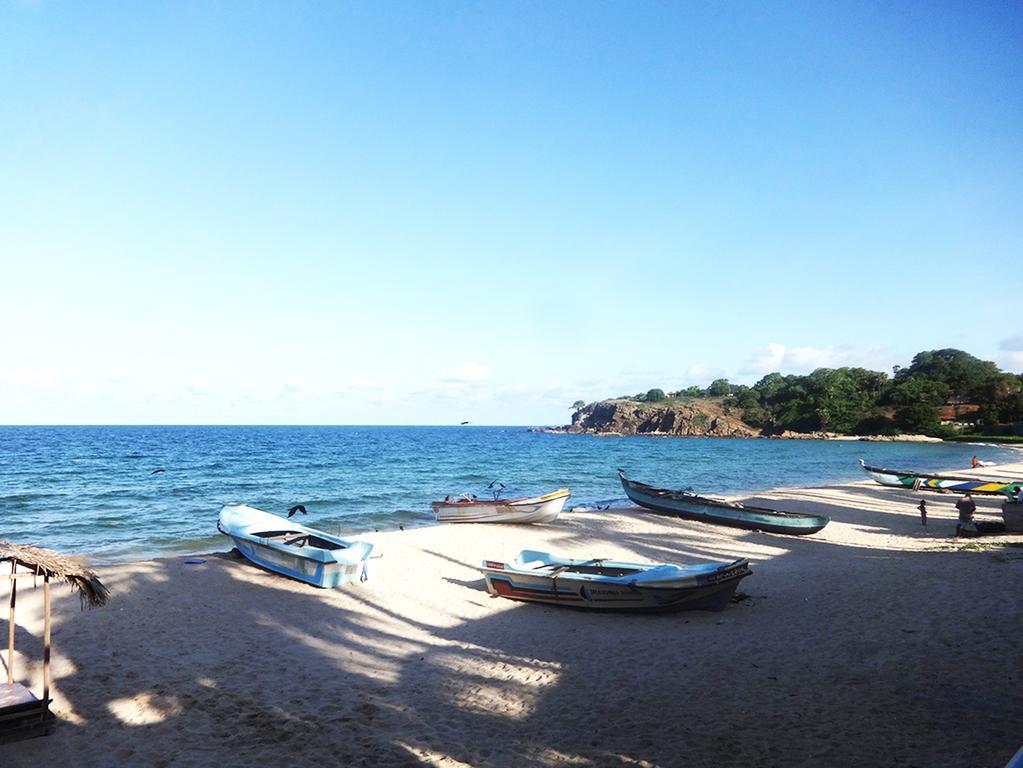טרינקומאלה Dutch Bay Beach Cottages מראה חיצוני תמונה