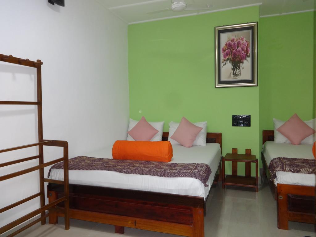טרינקומאלה Dutch Bay Beach Cottages מראה חיצוני תמונה