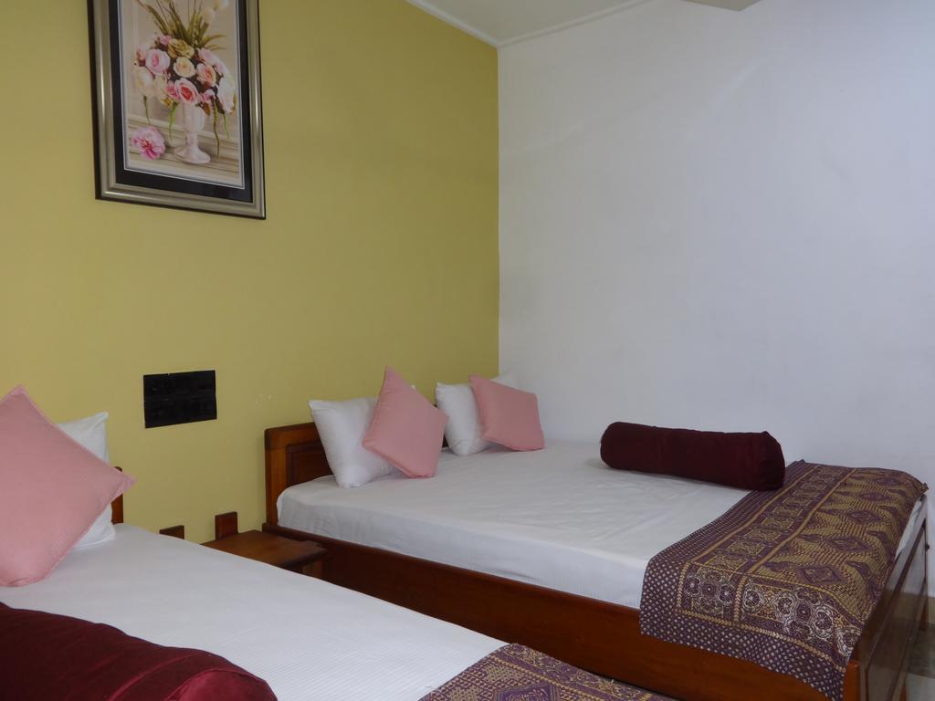טרינקומאלה Dutch Bay Beach Cottages מראה חיצוני תמונה