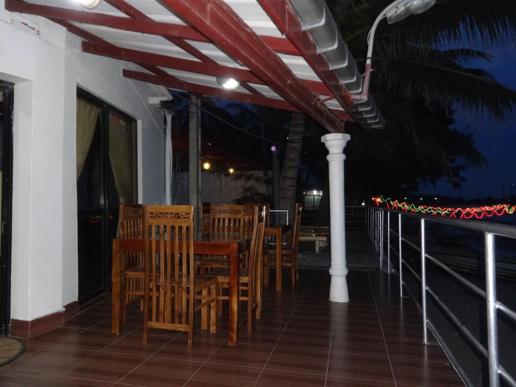 טרינקומאלה Dutch Bay Beach Cottages מראה חיצוני תמונה