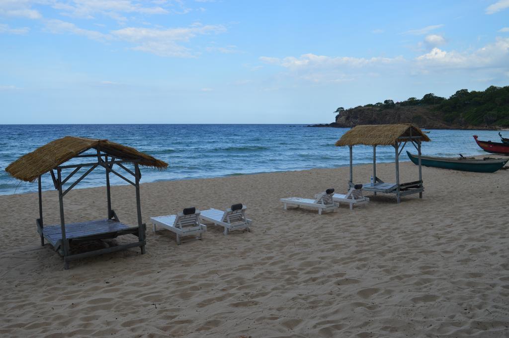 טרינקומאלה Dutch Bay Beach Cottages מראה חיצוני תמונה